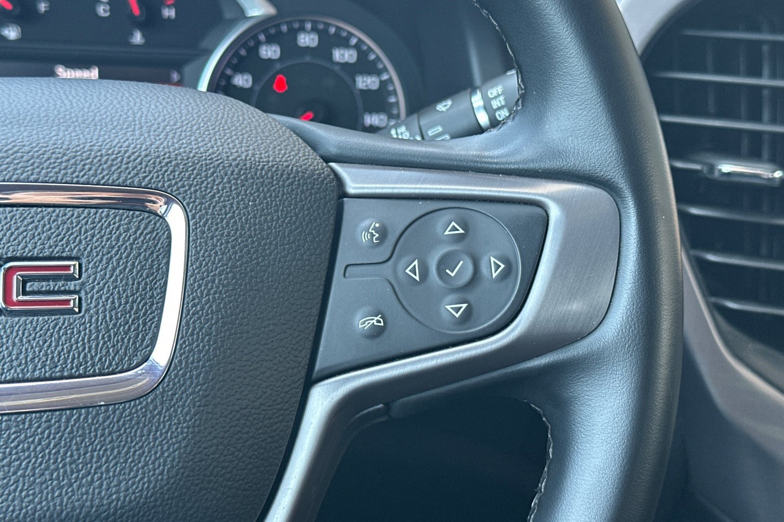Certified 2023 GMC Acadia AT4 AWD/4WD image 35