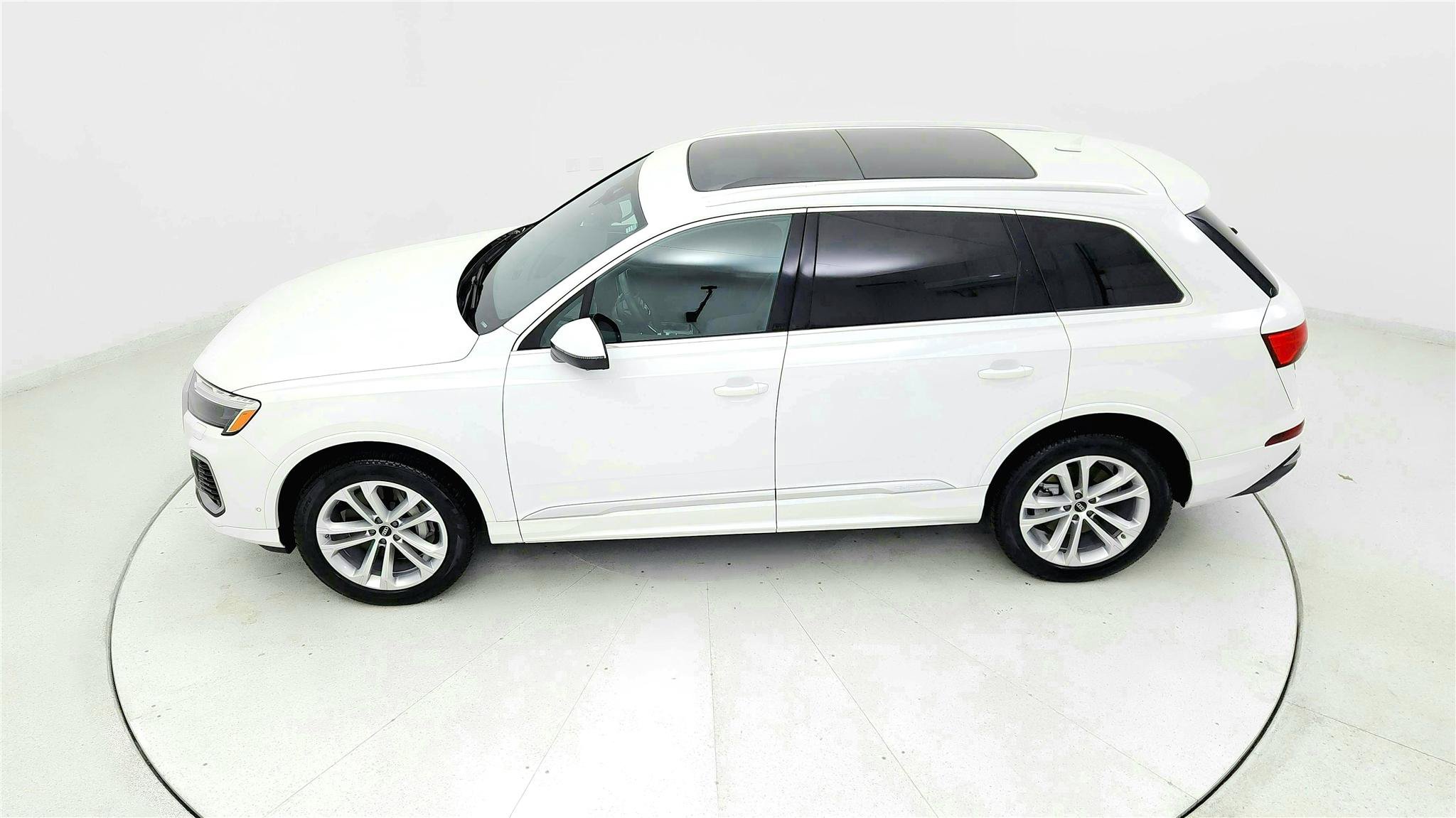 Used 2025 Audi Q7 3.0T Premium Plus AWD/4WD image 14