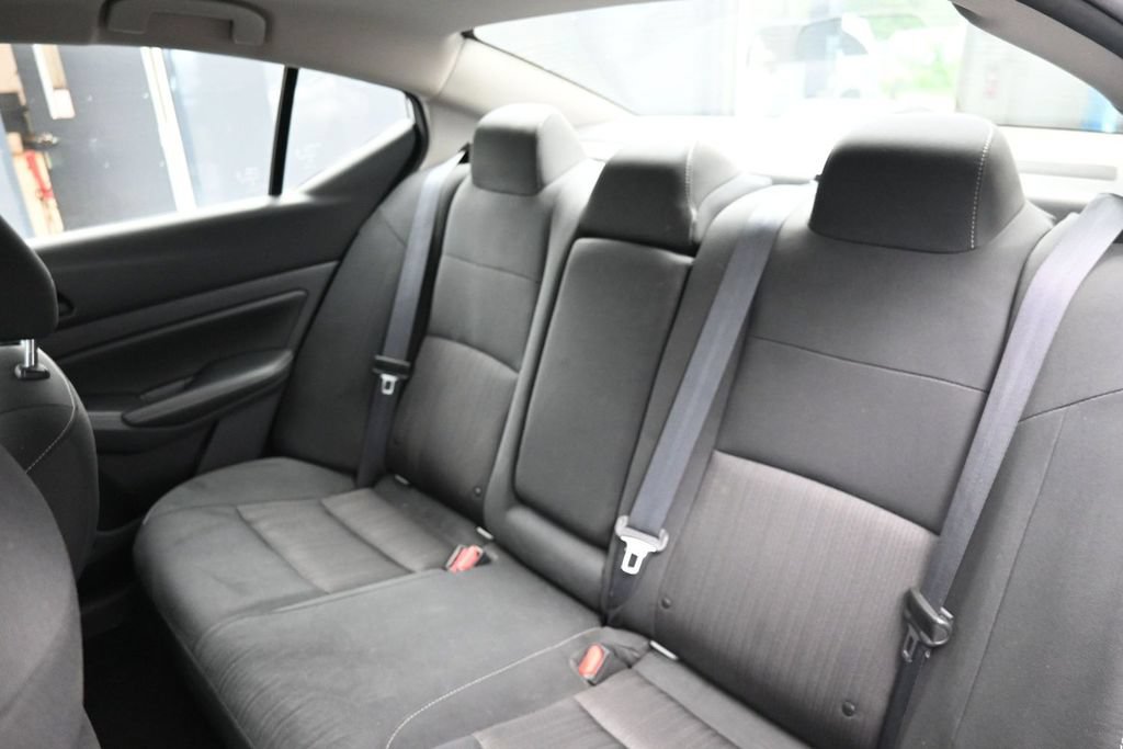 Used 2025 Nissan Altima 2.5 SV FWD image 18