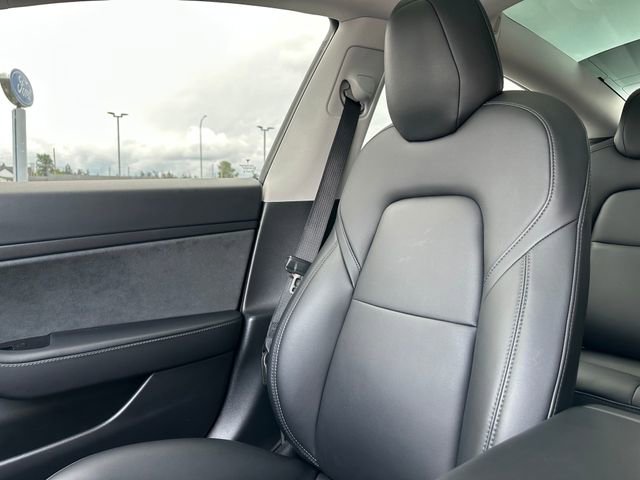 Used 2020 Tesla Model 3 Standard Range Plus RWD image 16