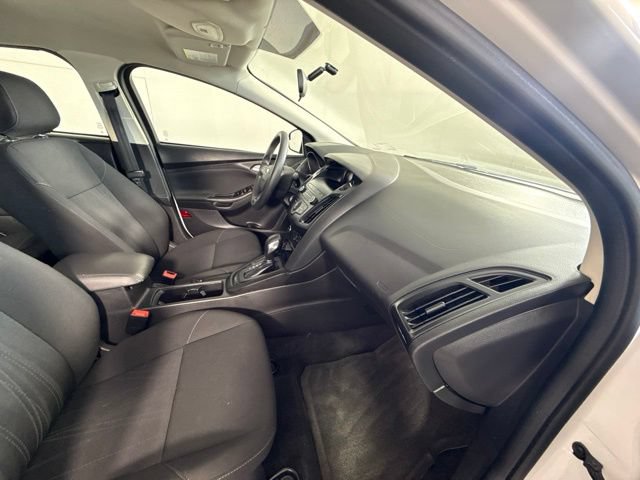 Used 2018 Ford Focus SE FWD image 32