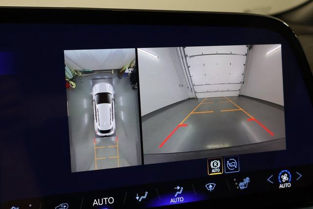 New 2026 Chevrolet Equinox EV LT FWD image 23
