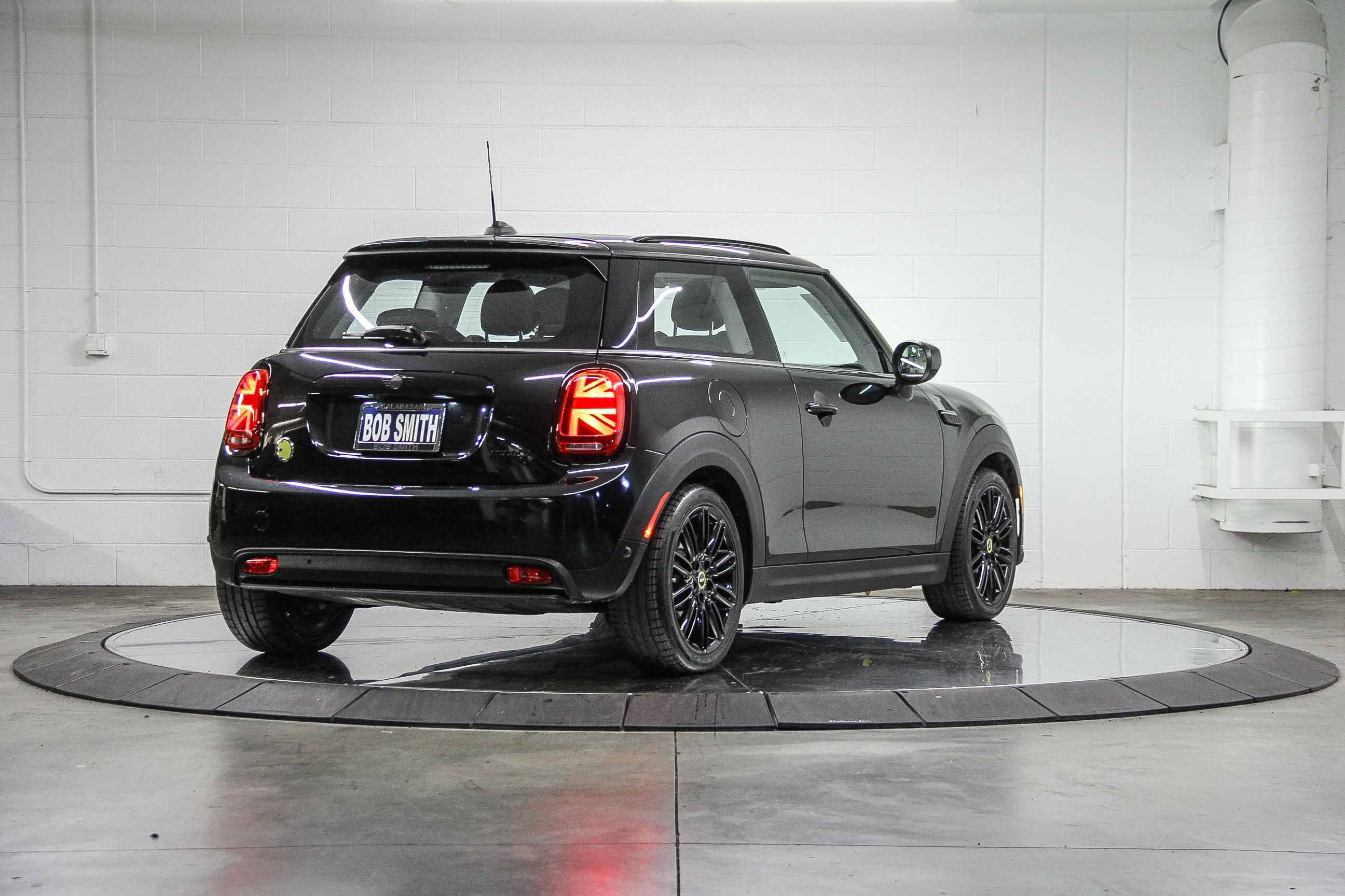 Used 2024 MINI Cooper SE FWD image 6