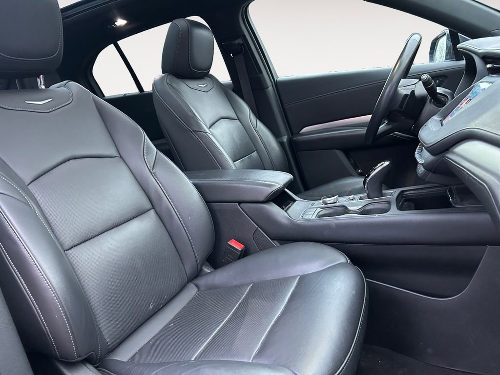 Used 2022 Cadillac XT4 Premium Luxury w/ Enhanced Visibility Package image 15
