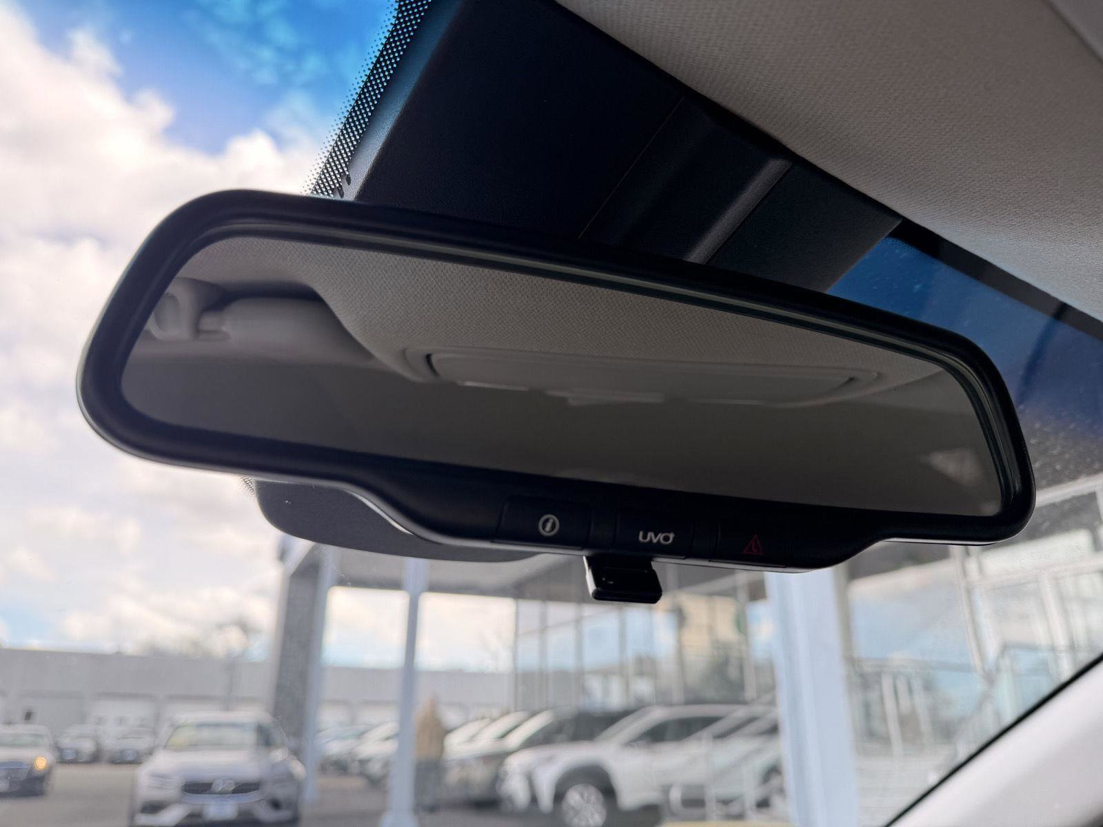 Used 2020 Kia Niro EX image 26