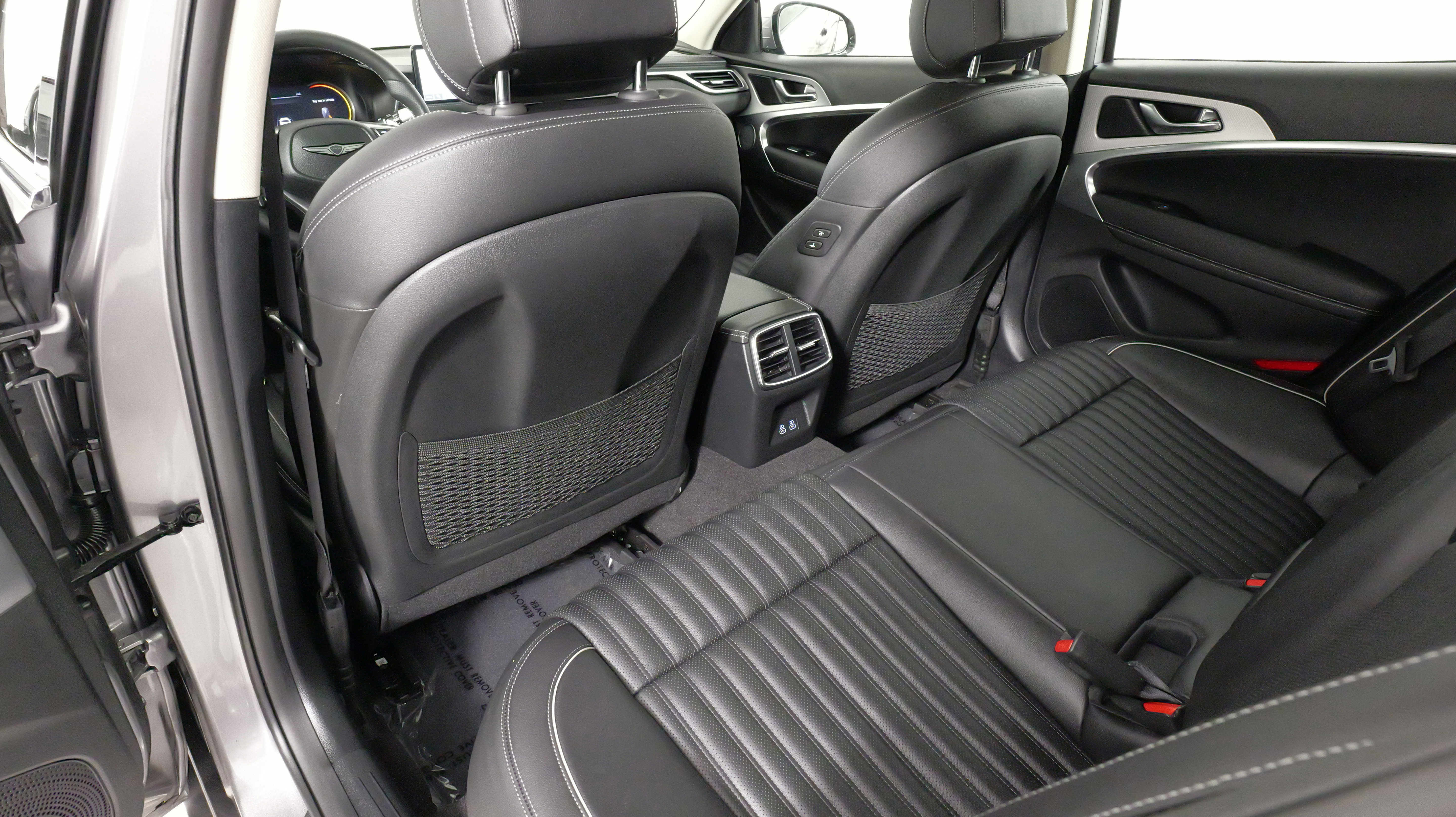 Used 2026 Genesis G70 2.5T Prestige image 33