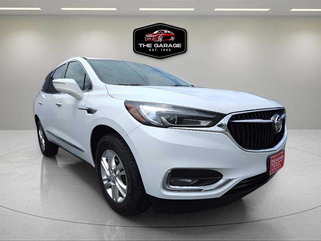 Used 2018 Buick Enclave Essence AWD/4WD image 8