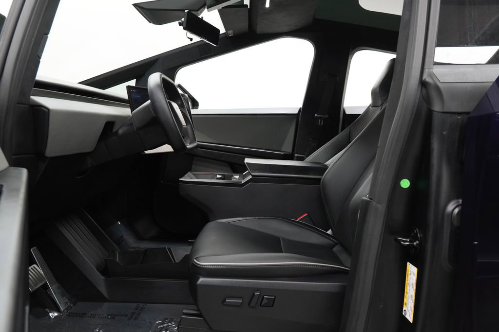 Used 2025 Tesla Cybertruck AWD Crew Cab image 15