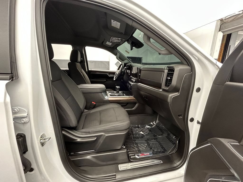 Used 2026 Chevrolet Silverado 1500 LT AWD/4WD image 11