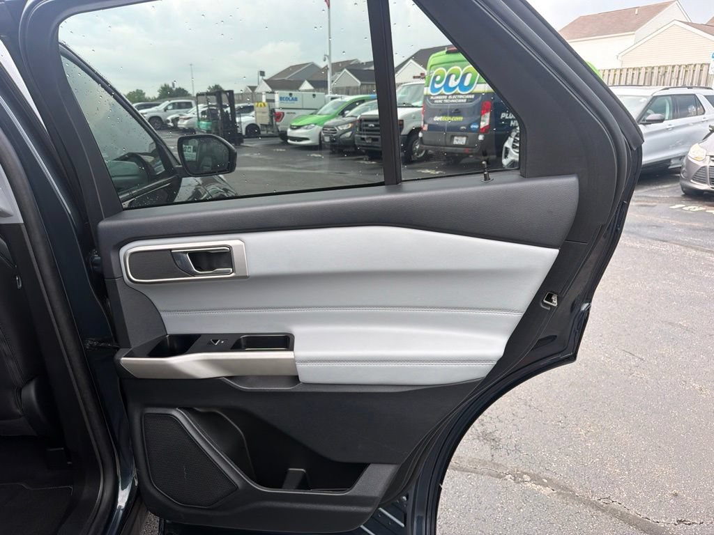 Used 2023 Ford Explorer XLT w/ Equipment Group 202A AWD/4WD image 49
