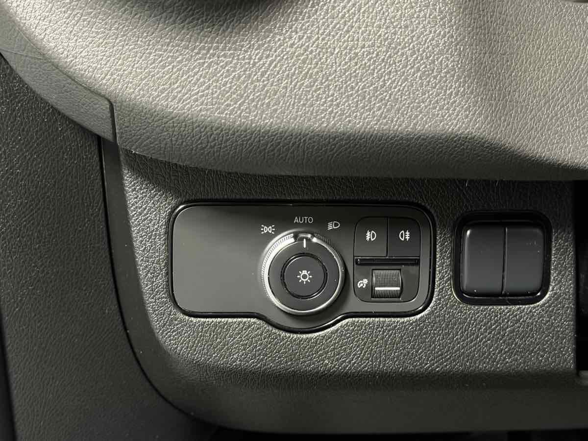 Used 2019 Mercedes-Benz Sprinter 2500 image 16