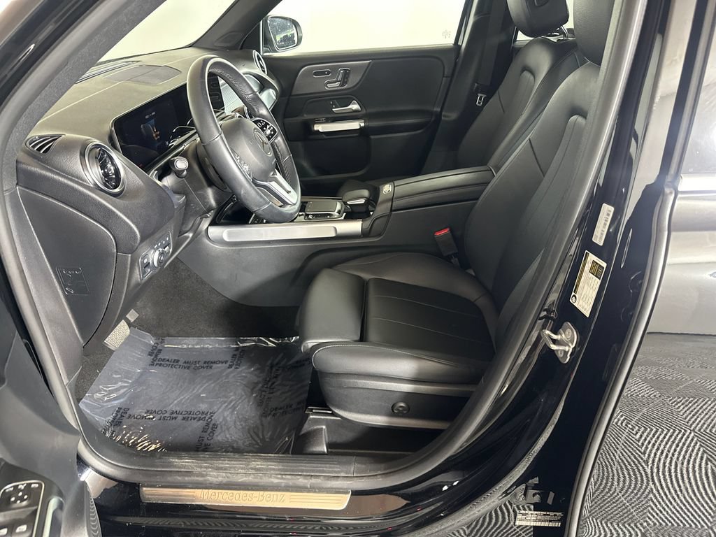 Used 2023 Mercedes-Benz GLB 250 image 9