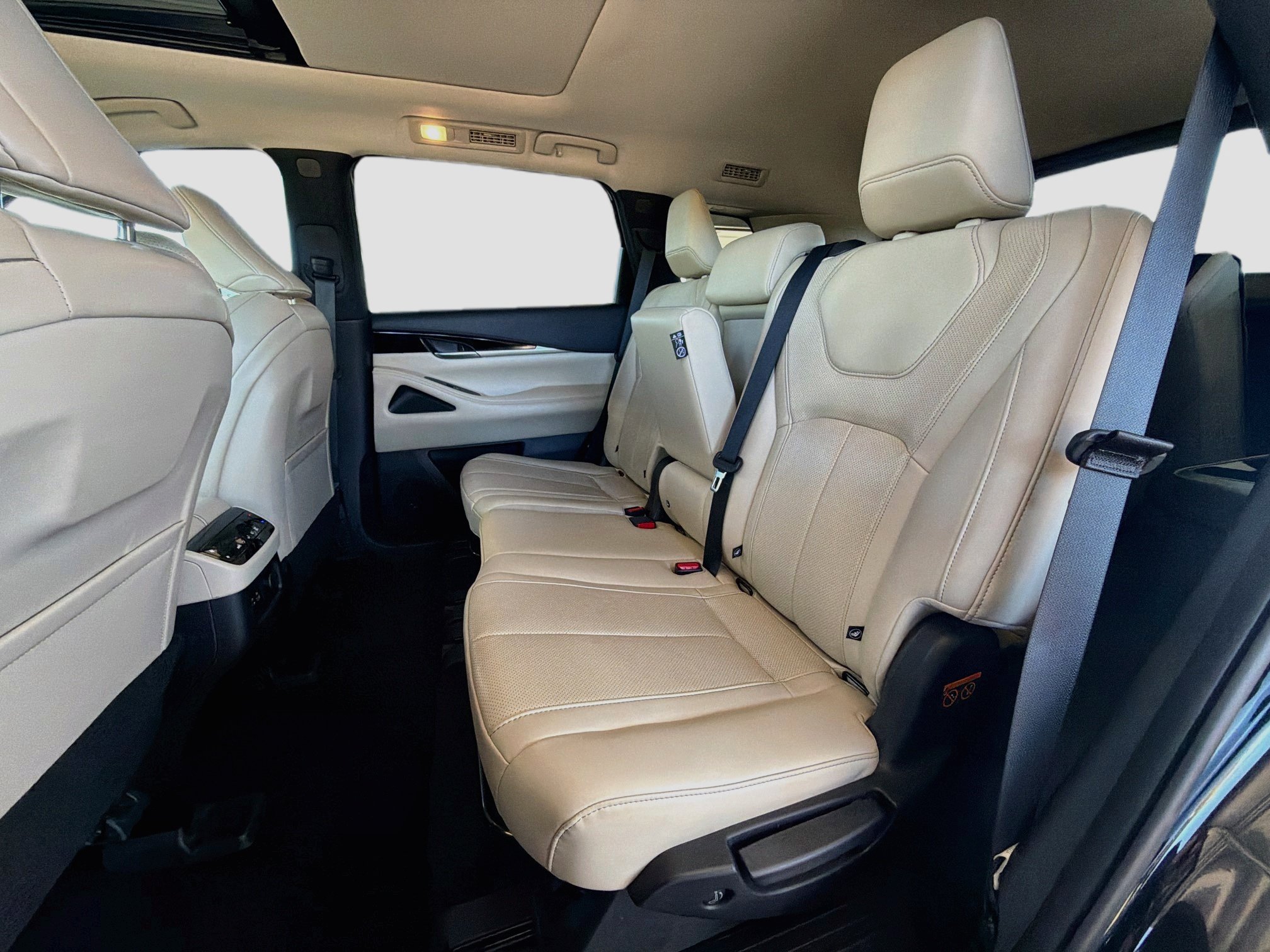 Used 2023 INFINITI QX60 Pure AWD/4WD image 29