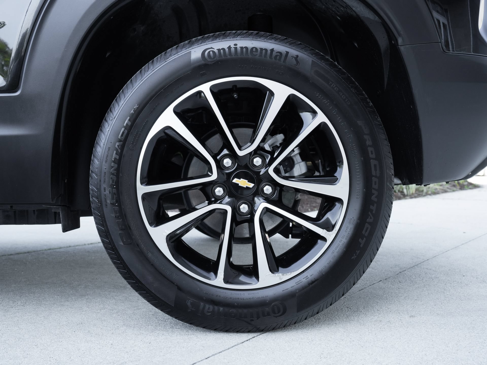 Used 2025 Chevrolet TrailBlazer LT AWD/4WD image 30