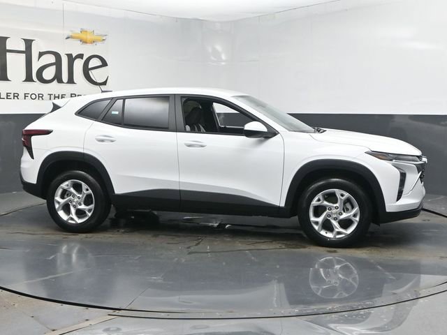 New 2026 Chevrolet Trax LS w/ LS Convenience Package image 1