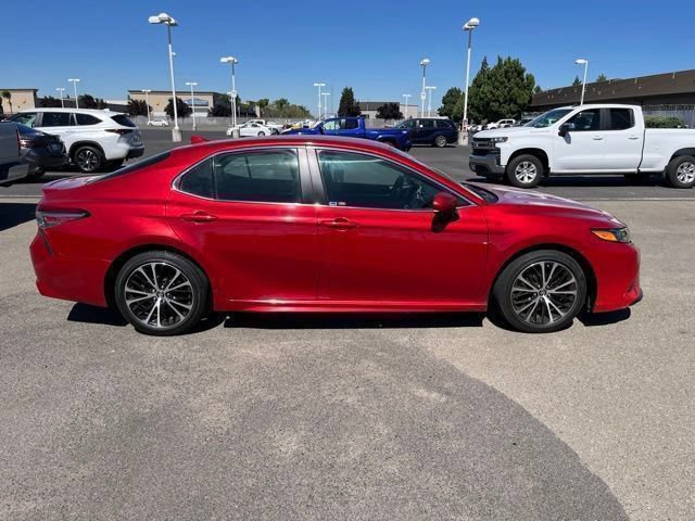 Used 2019 Toyota Camry SE FWD image 4