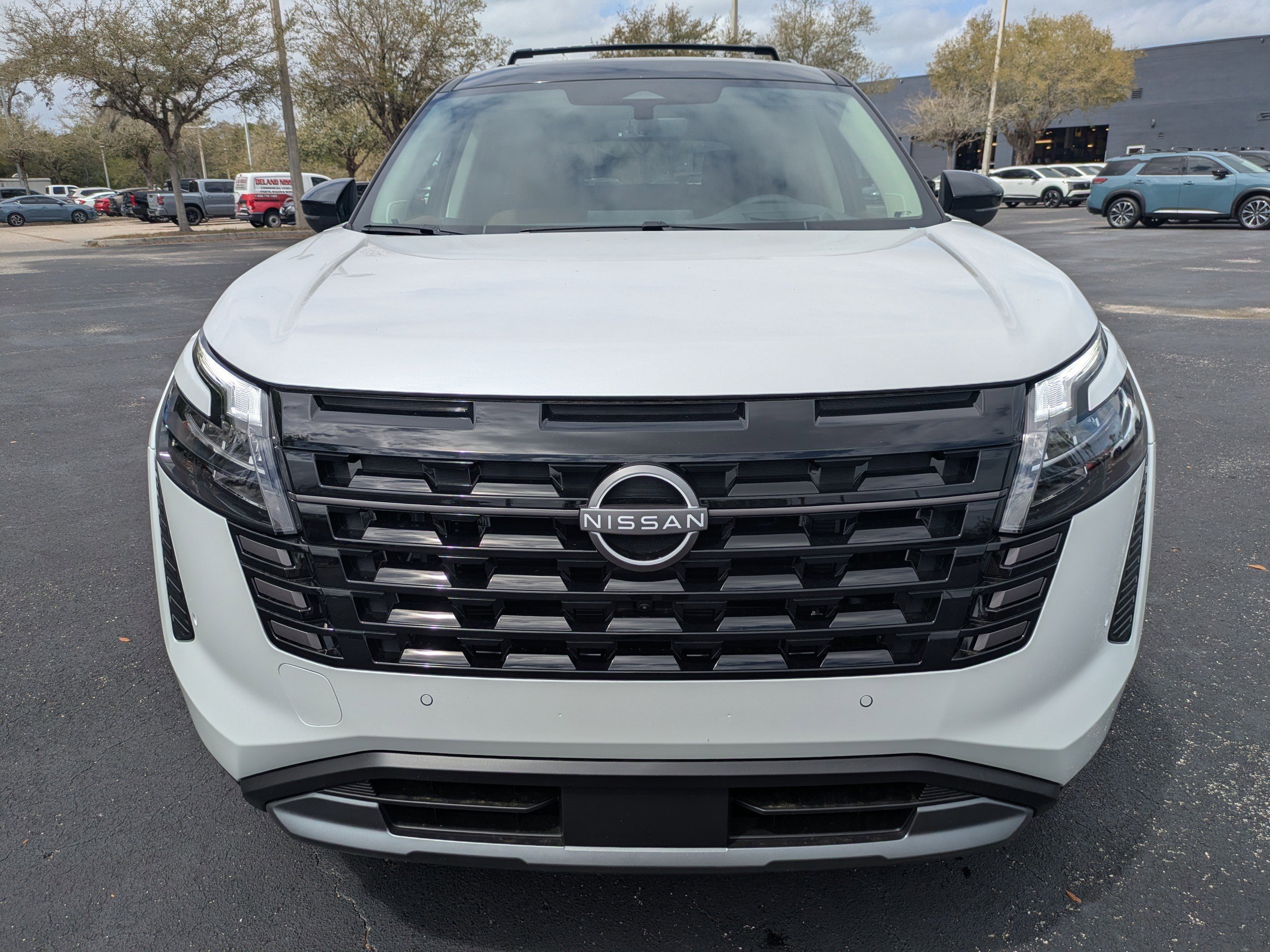 New 2026 Nissan Pathfinder Platinum FWD image 9