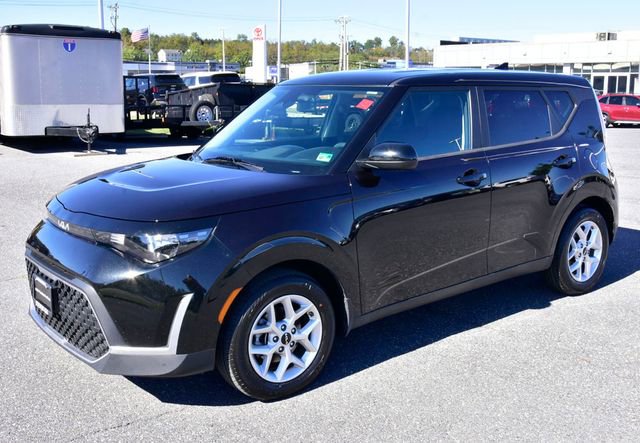 Certified 2023 Kia Soul LX w/ Option Group 015