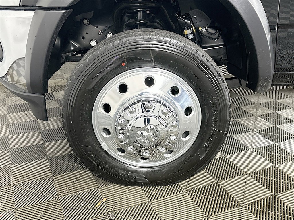 New 2026 RAM 5500 Tradesman w/ Chrome Appearance Group image 16