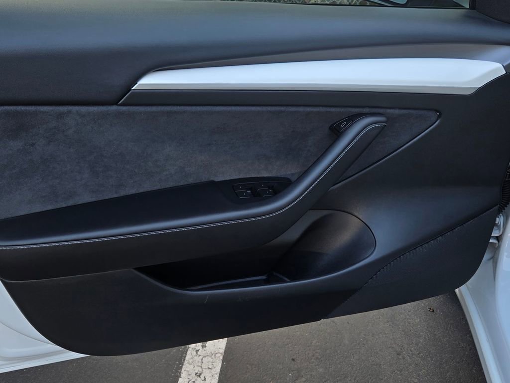 Used 2022 Tesla Model 3 Long Range AWD/4WD image 10