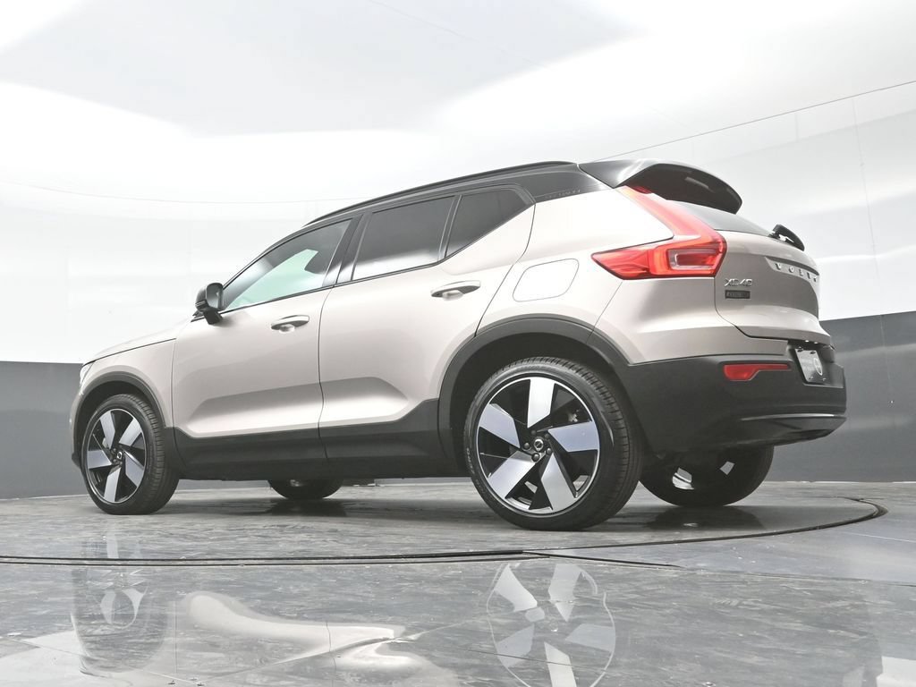 Used 2023 Volvo XC40 Recharge Plus AWD/4WD image 29