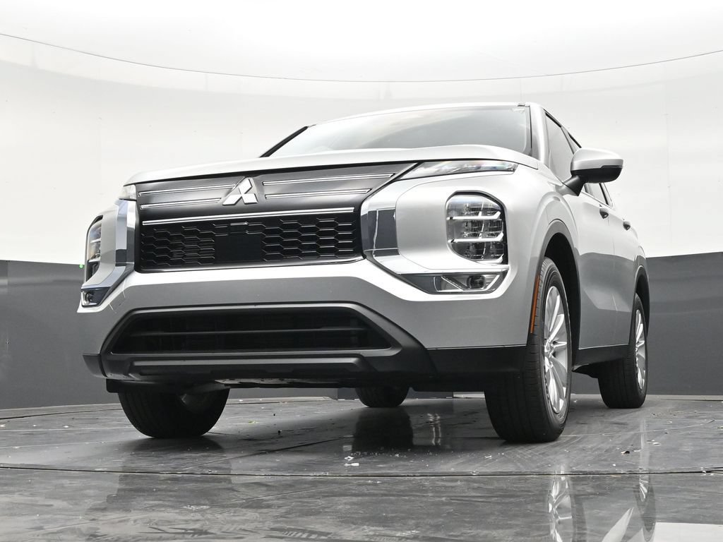 New 2026 Mitsubishi Outlander ES FWD image 26