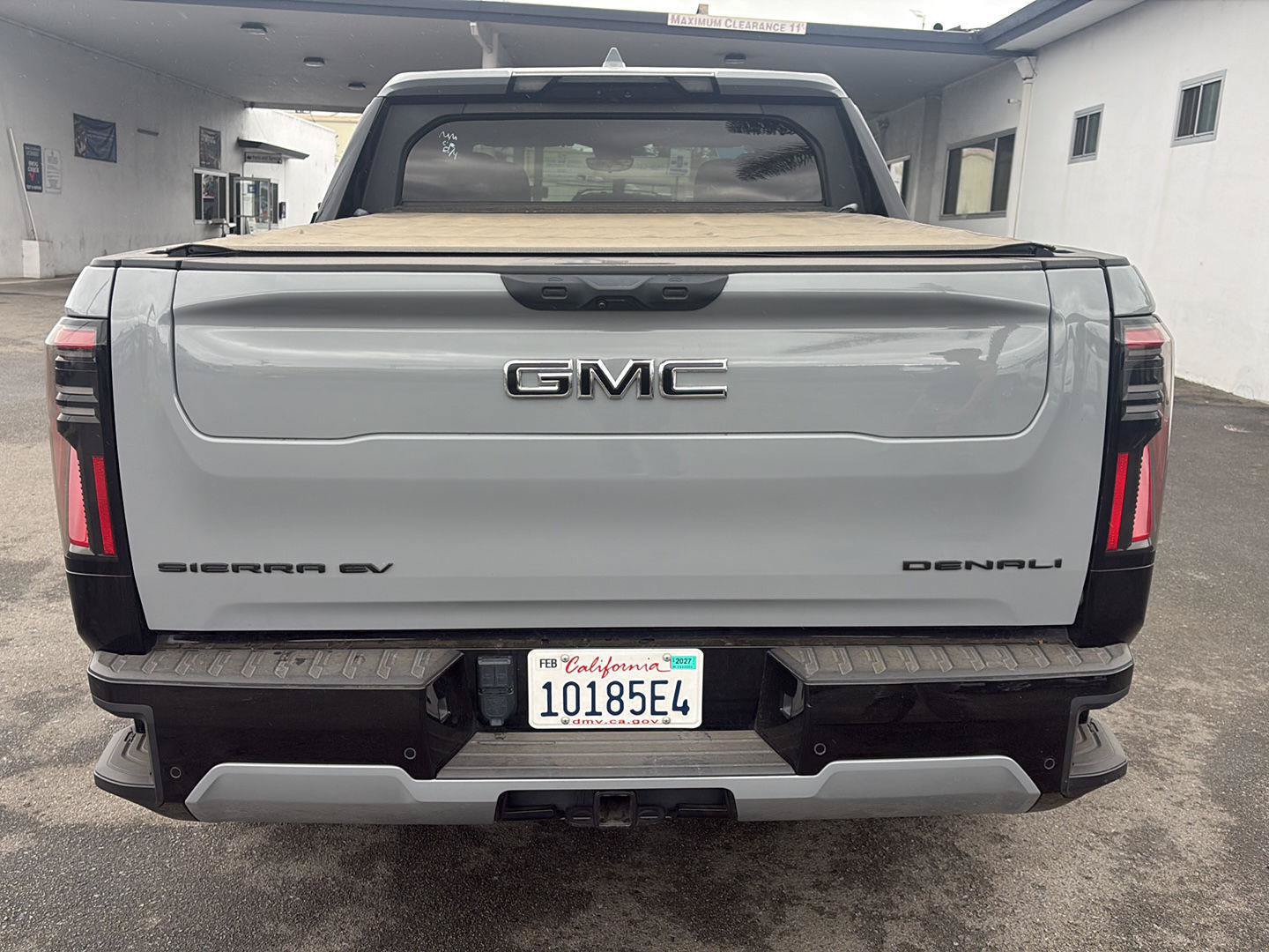 Used 2024 GMC Sierra EV Denali AWD/4WD image 6
