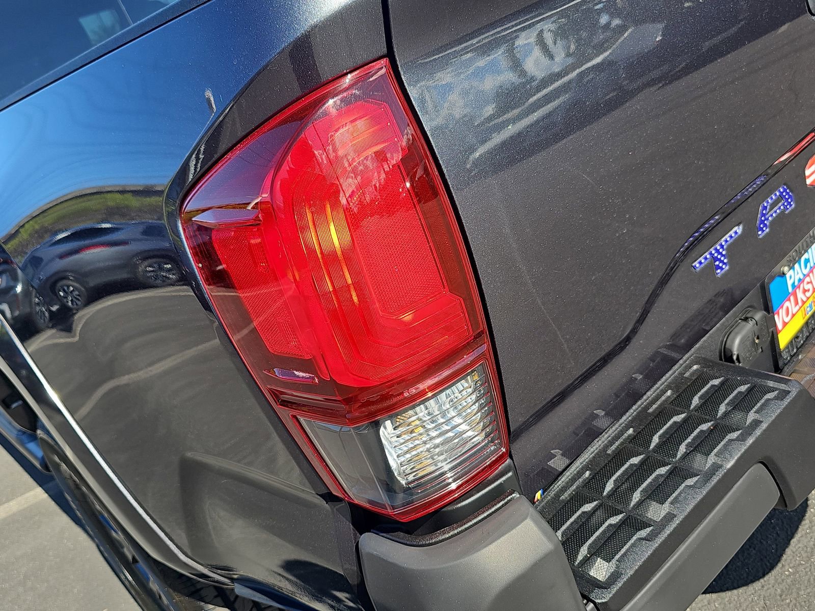 Used 2020 Toyota Tacoma SR5 RWD image 34