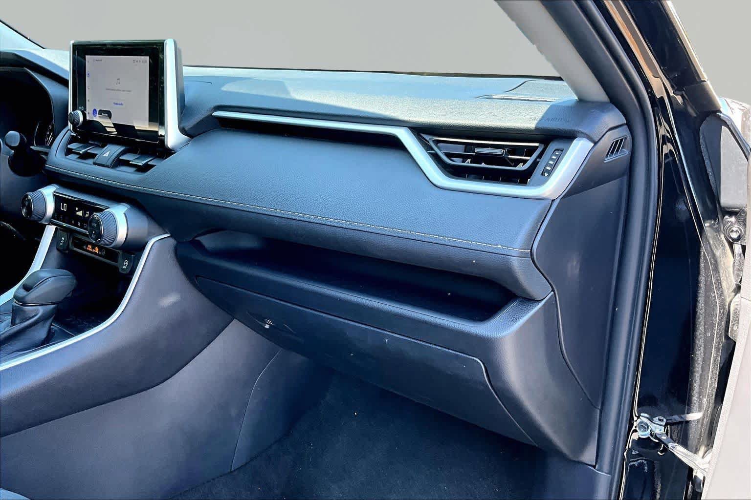 Certified 2025 Toyota RAV4 XLE FWD image 19