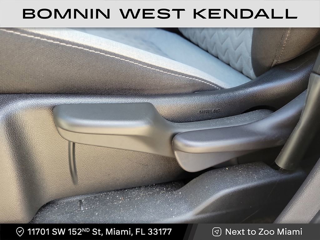 Used 2022 Chevrolet Equinox LS image 8