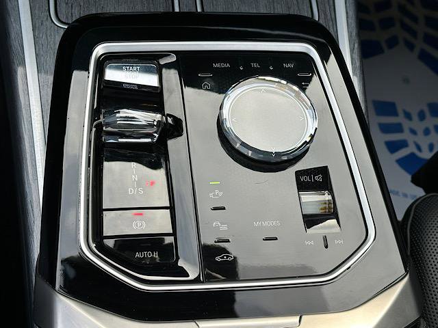 Certified 2023 BMW 760i xDrive w/ Executive Package image 25