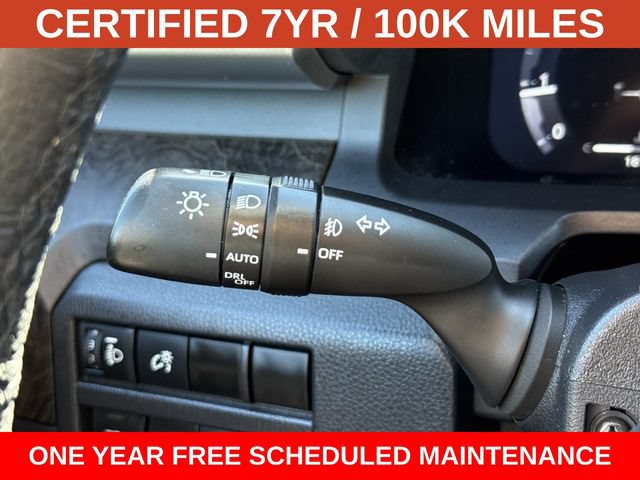 Used 2025 Toyota Tacoma Limited AWD/4WD image 27