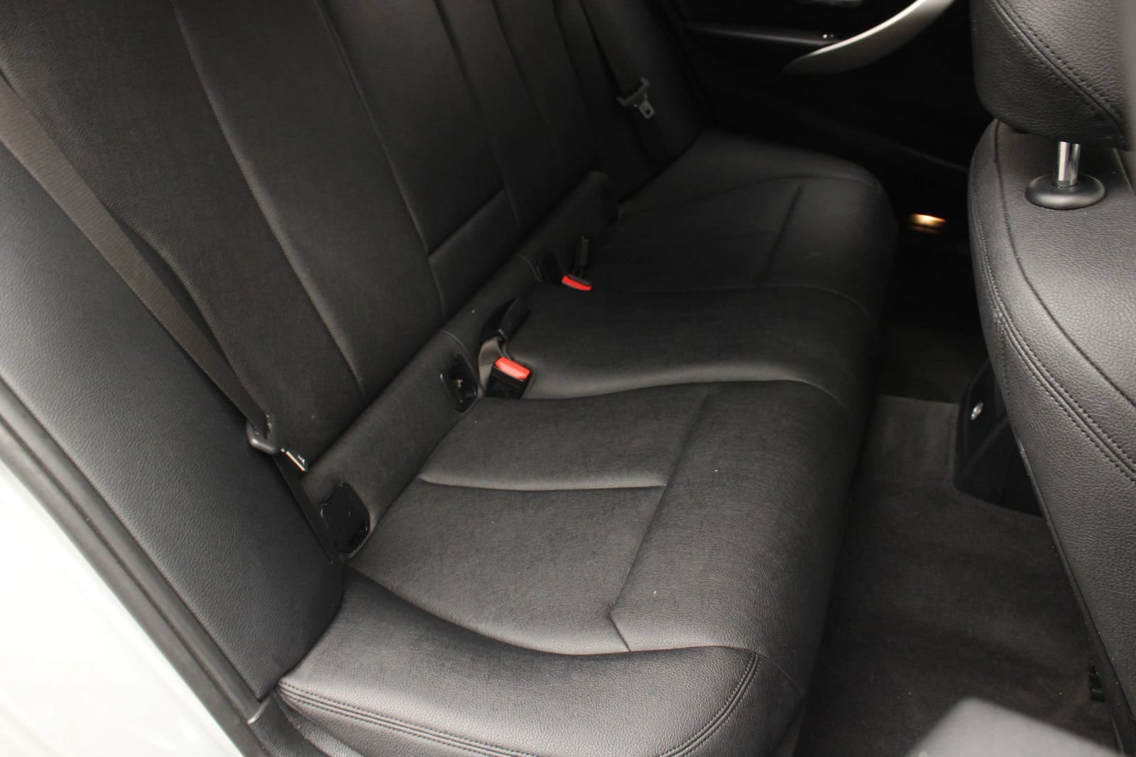 Used 2018 BMW 330i Sedan RWD image 21
