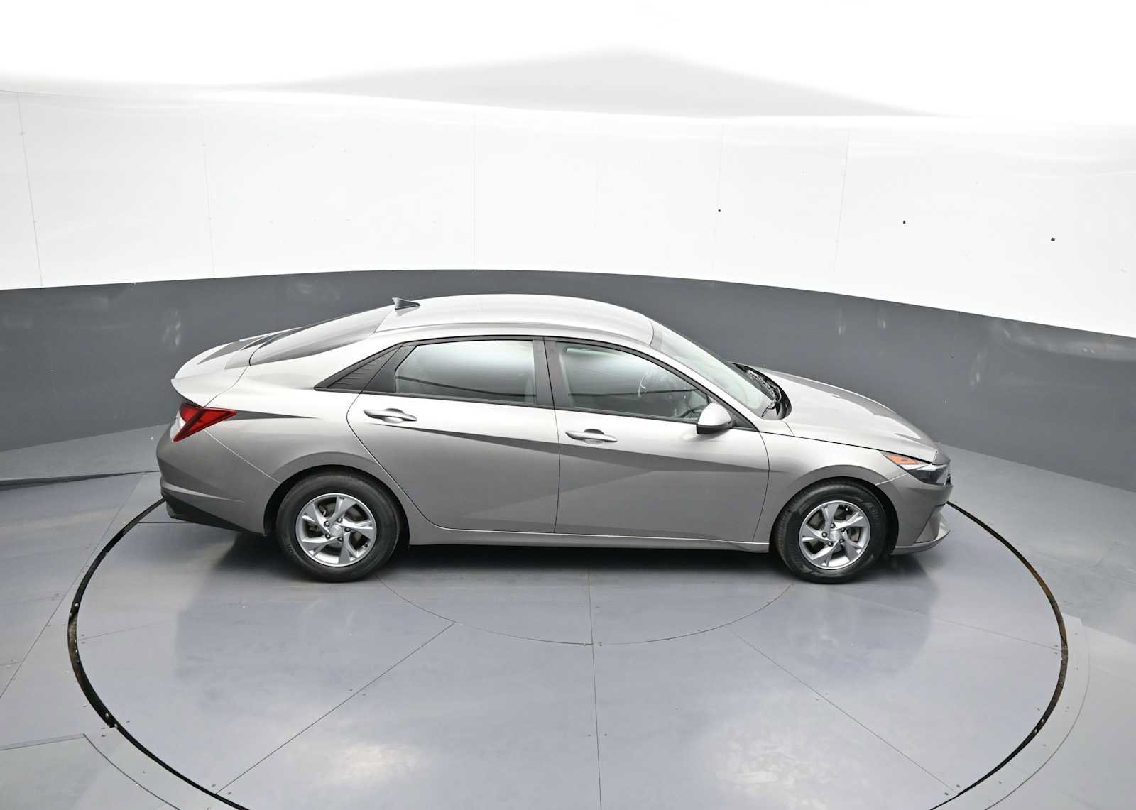 Certified 2023 Hyundai Elantra SE FWD image 35