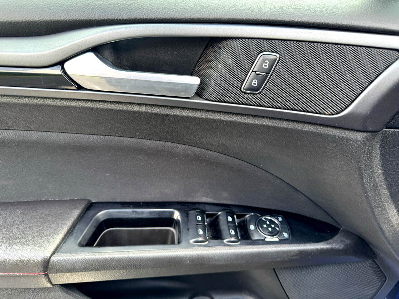 Used 2014 Ford Fusion SE w/ Equipment Group 201A image 18