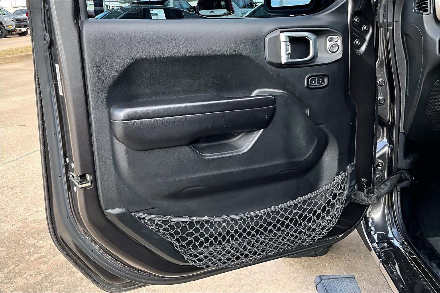 Used 2019 Jeep Wrangler Unlimited Sport S AWD/4WD image 18