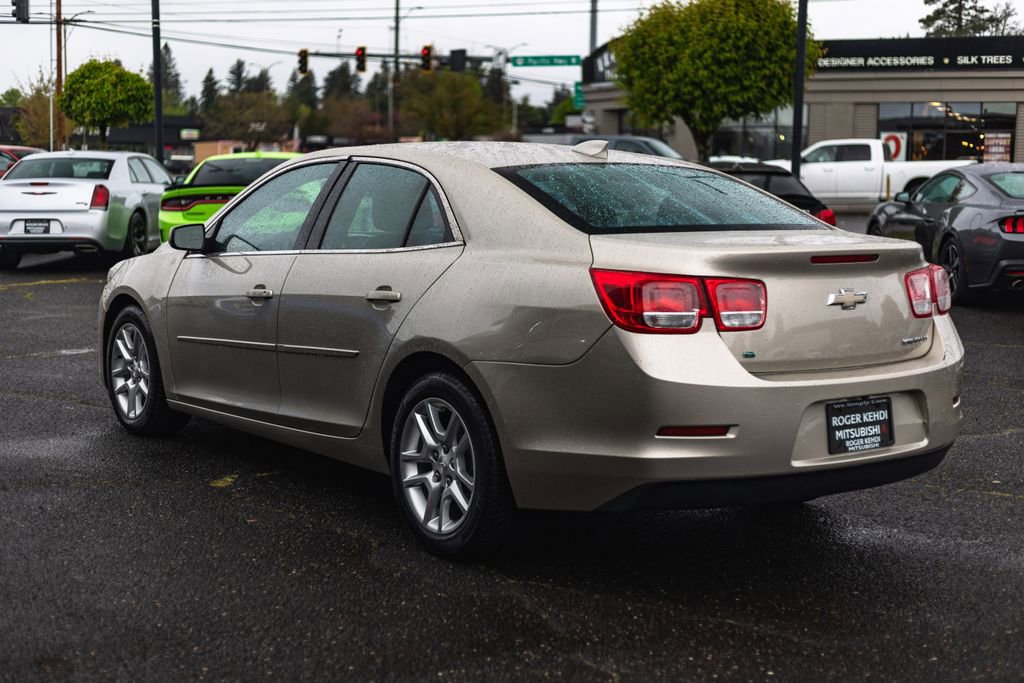 Used 2015 Chevrolet Malibu LT w/ Power Convenience Package FWD image 9