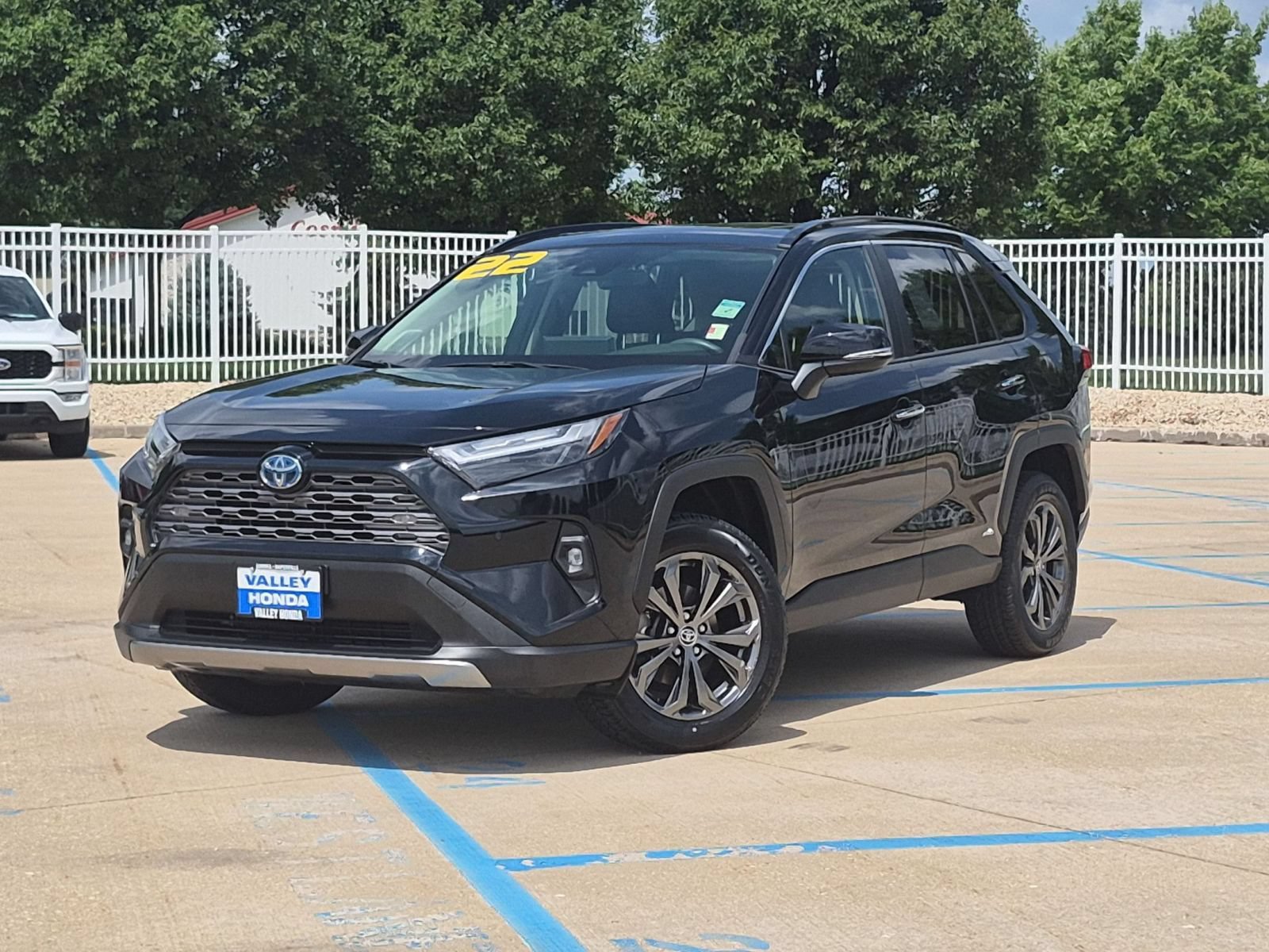 Used 2022 Toyota RAV4 Limited w/ Limited Grade Weather Package AWD/4WD image 2