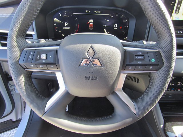 New 2025 Mitsubishi Outlander SEL image 23