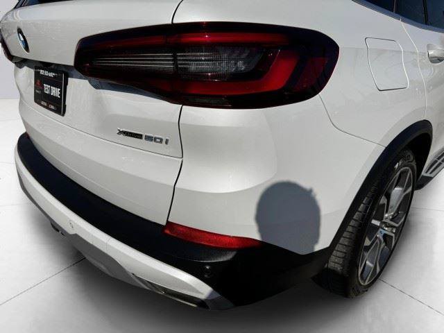 Used 2020 BMW X5 xDrive50i w/ Premium Package AWD/4WD image 17