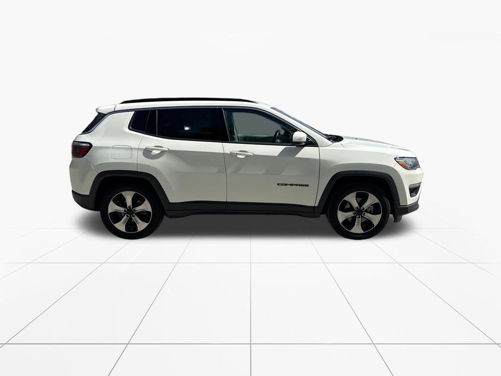 Used 2020 Jeep Compass Latitude w/ Popular Equipment Group FWD image 9