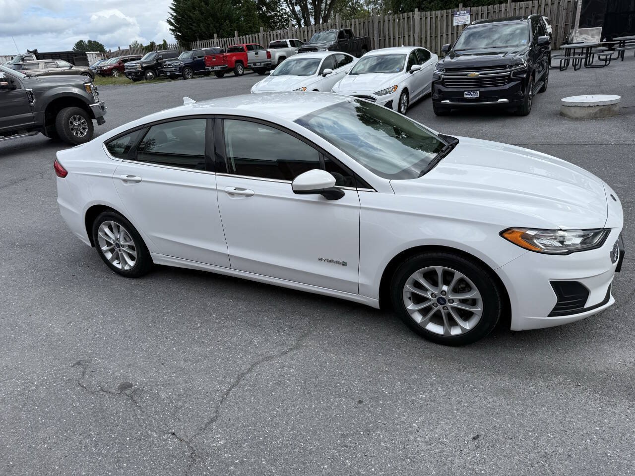 Used 2019 Ford Fusion SE FWD image 3