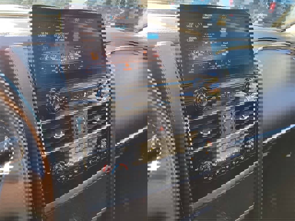 Used 2024 INFINITI QX80 Luxe image 21