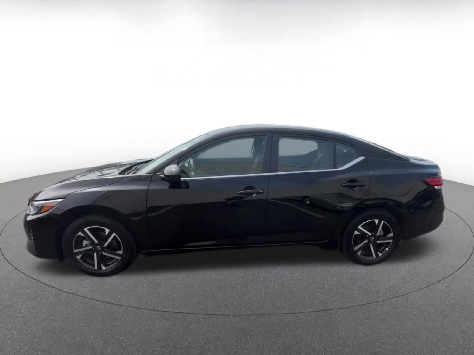 Used 2025 Nissan Sentra SV FWD image 8