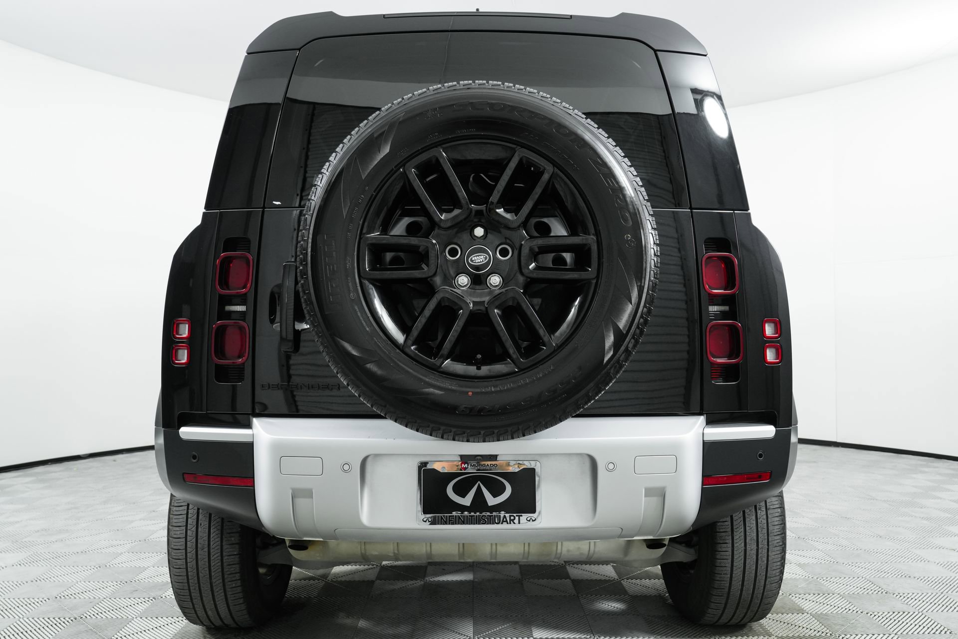 Used 2025 Land Rover Defender 110 S image 16