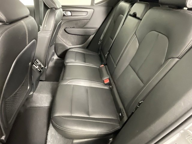 Used 2024 Volvo XC40 B5 Core image 13