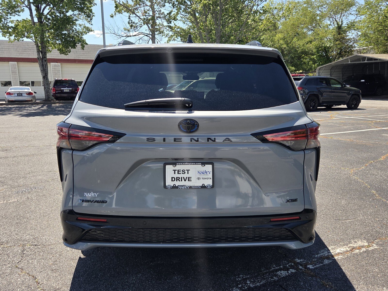 Certified 2025 Toyota Sienna XSE w/ XSE Plus Package AWD/4WD image 6