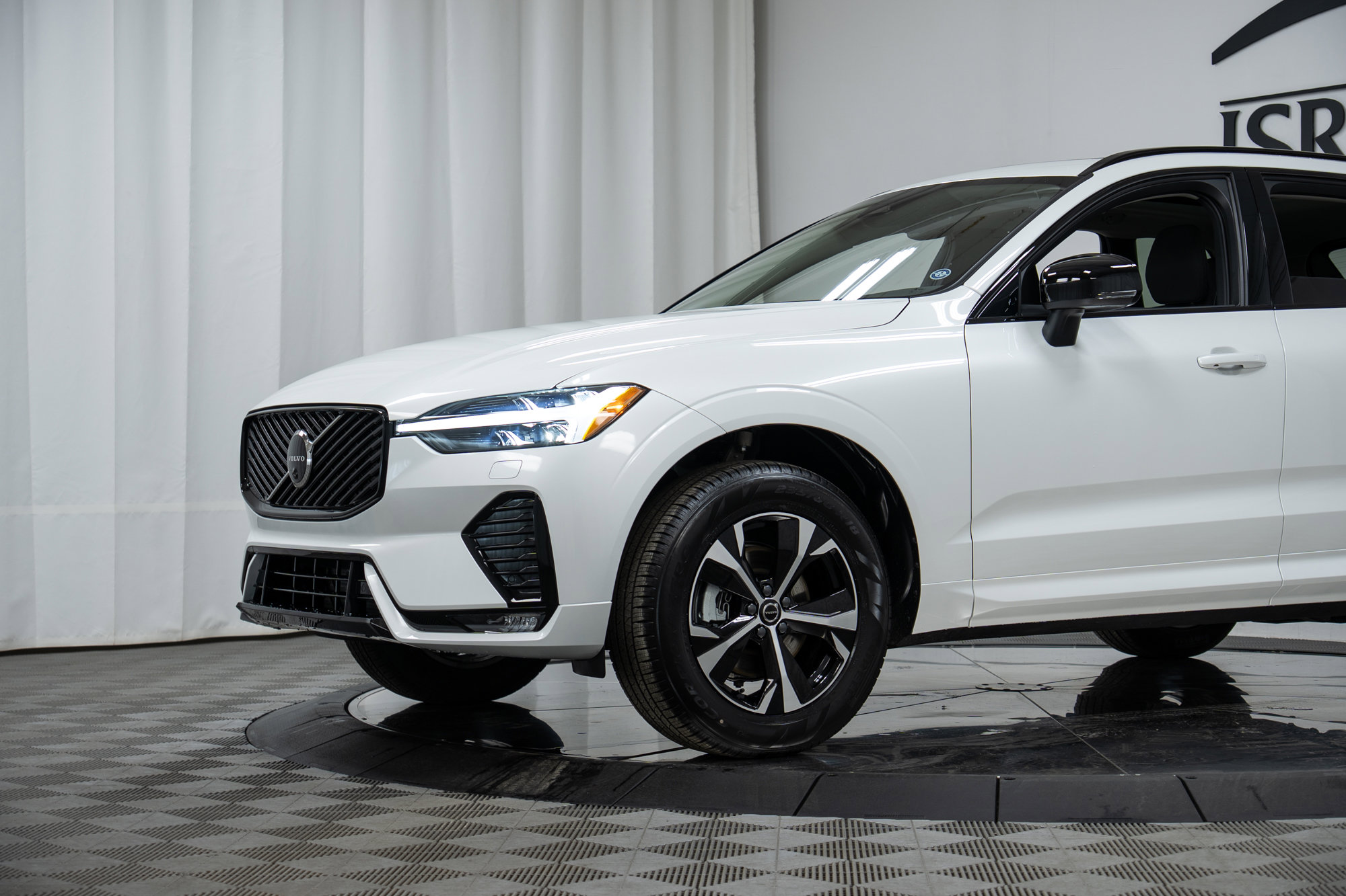 New 2026 Volvo XC60 B5 Core w/ Climate Package image 25