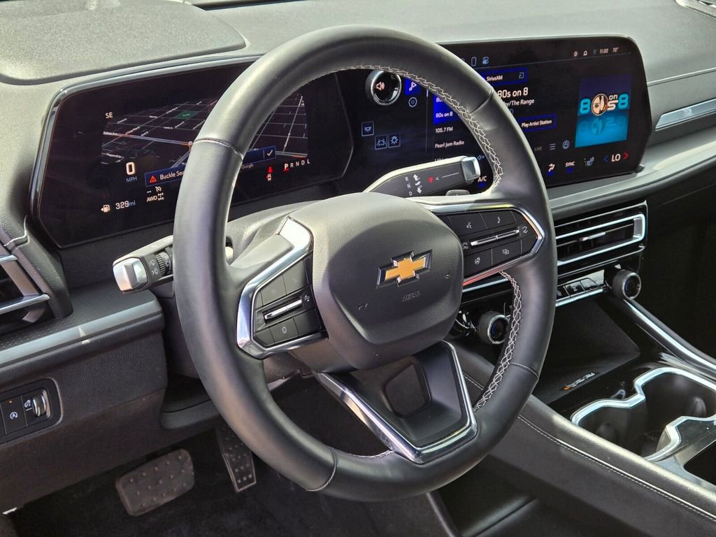 Used 2025 Chevrolet Traverse LT AWD/4WD image 24