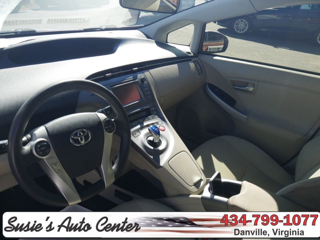 Used 2014 Toyota Prius Two FWD image 12